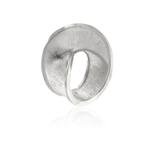 Moebius ring