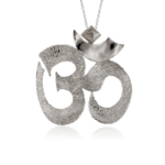 Om pendant