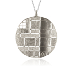 Pendente Palazzo Rucellai con dettagli ispirati all’architettura fiorentina.