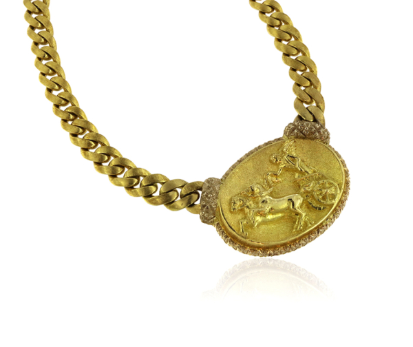 Collana in oro giallo e bianco, un perfetto equilibrio di eleganza e raffinatezza.