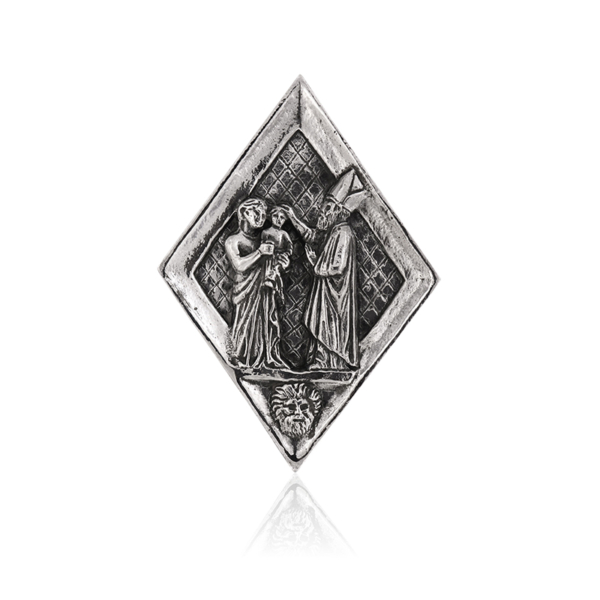 Formella della Cresima, simbolo di forza e conferma spirituale.