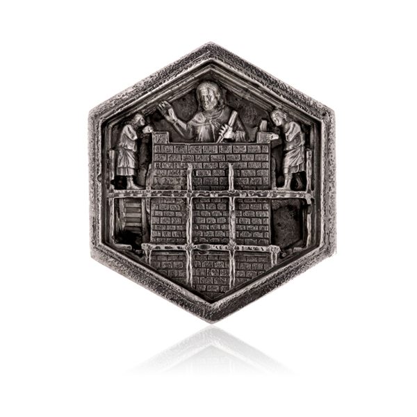 Formella l’Arte del Costruire, espressione di ingegneria.