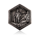 Formella la Giustizia Sociale, simbolo di equità e diritti.