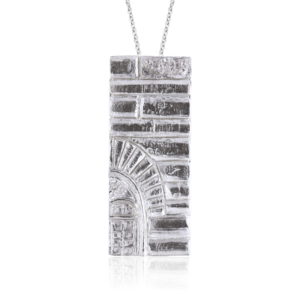 Pendente Palazzo Strozzi grande ispirato all’architettura storica.