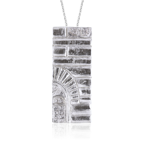 Pendente Palazzo Strozzi grande ispirato all’architettura storica.