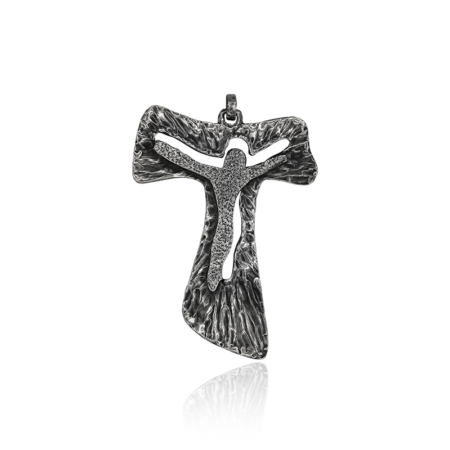 Croce Tau in lega argentata, artigianale e ispirata alla tradizione francescana.