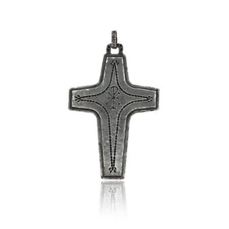 Croce Francesco PX argentata con simbolo cristologico inciso al centro.