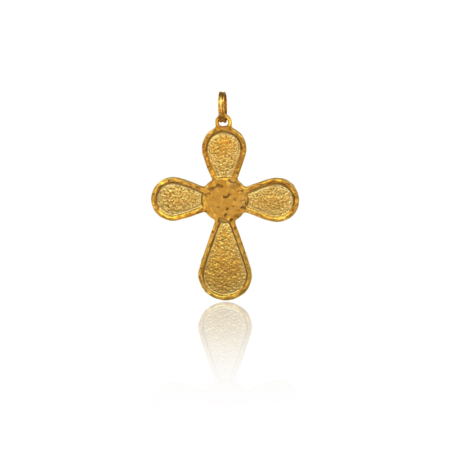 Croce della Fonte dorata con forma a goccia e superficie martellata.